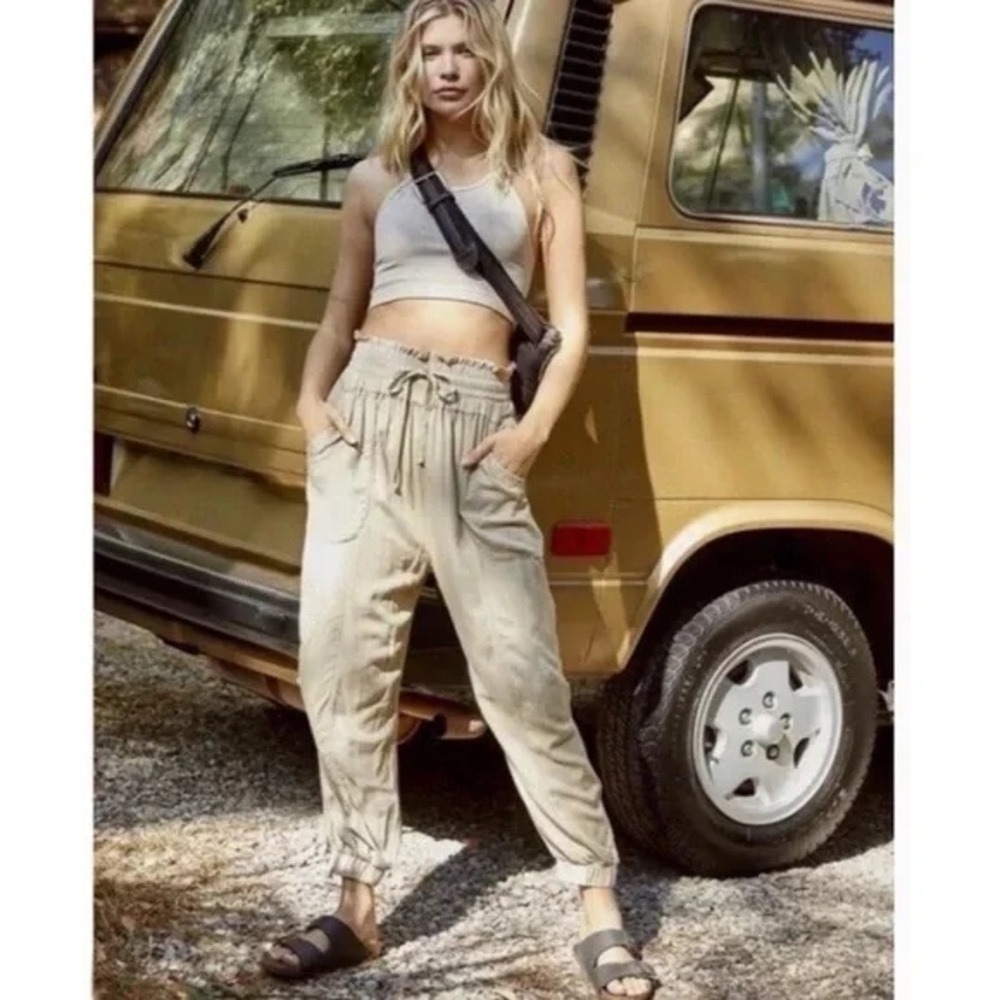 Free People FP Movement Baggy Relaxed Halfzies Pants in Desert Sage Small NWT